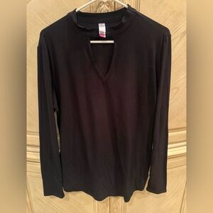 No boundaries Black Long Sleeve Top with Keyhole Neckline size XL(15/17)